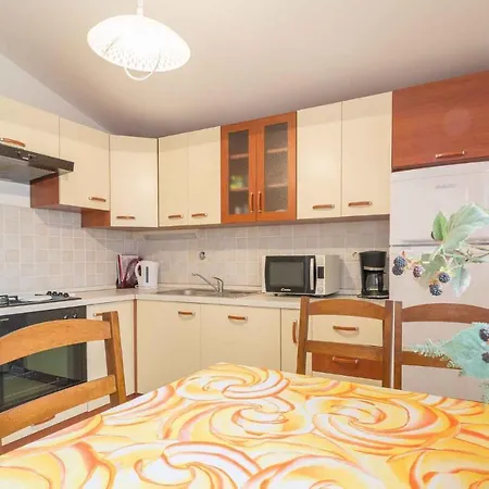 In - Insel 41290 Daire