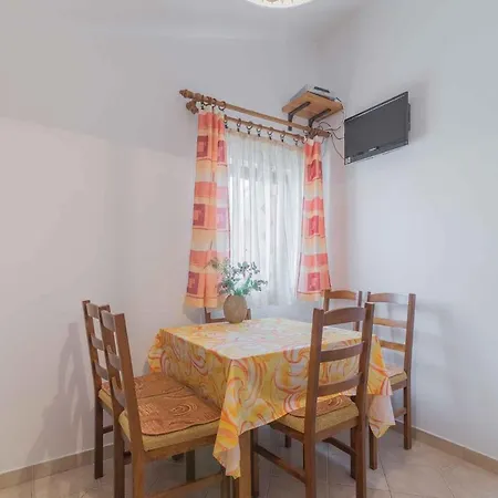 In - Insel 41290 Daire Vir