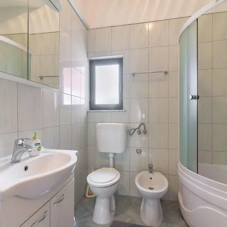 In - Insel 41290 Daire Vir